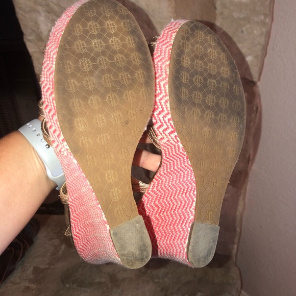 Lilly Pulitzer Sophie Gold Chevron Wedge 10 M - Picture 6 of 8